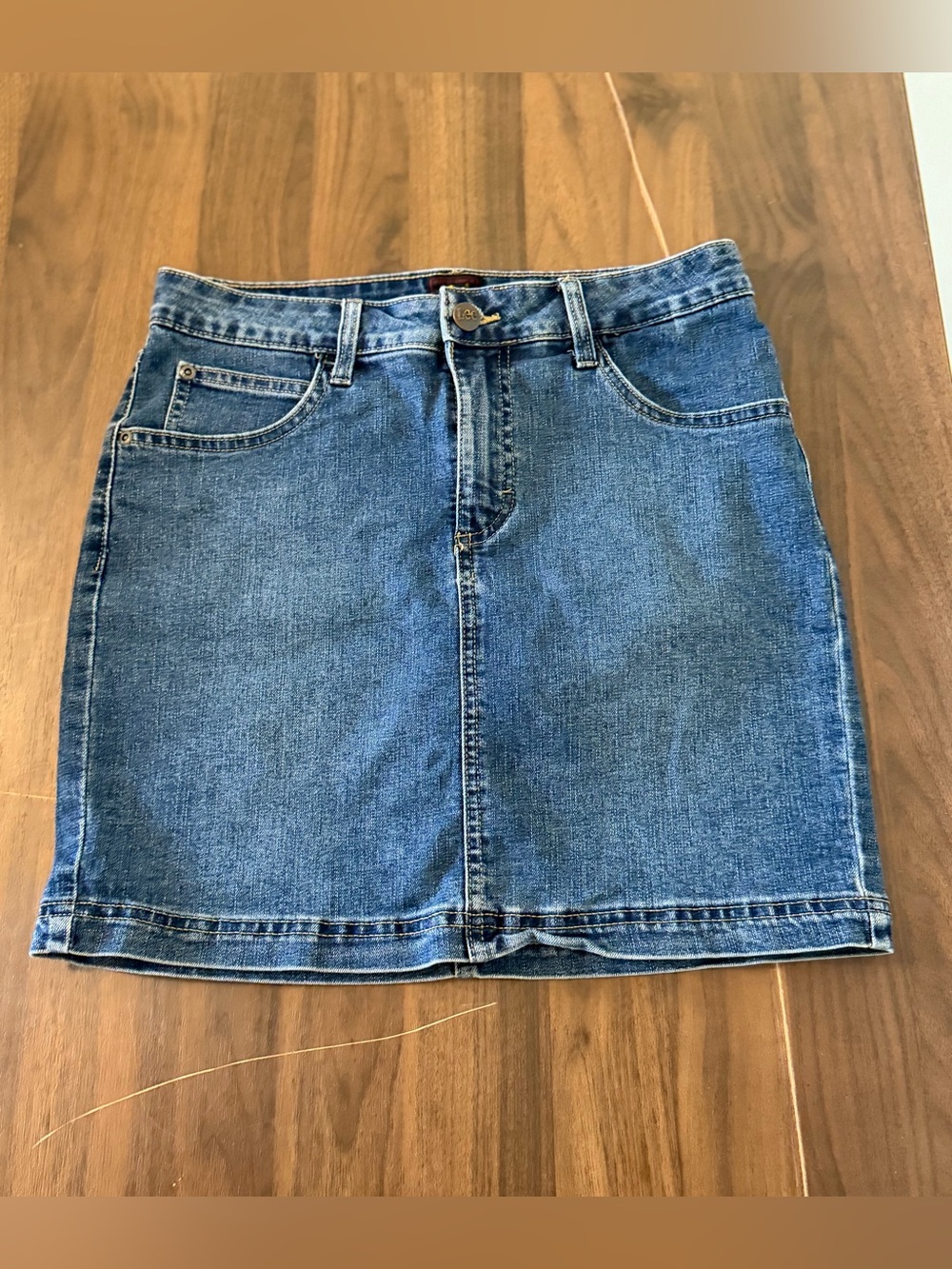 Lee Medium Wash Denim Mini Skirt Size 6 Stretch Jean Skirt